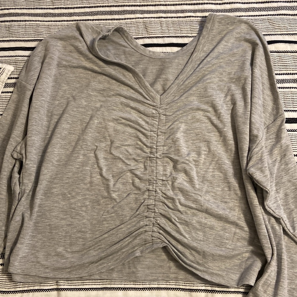 Long Sleeve Rouched Back Tee - Picture 2 of 3